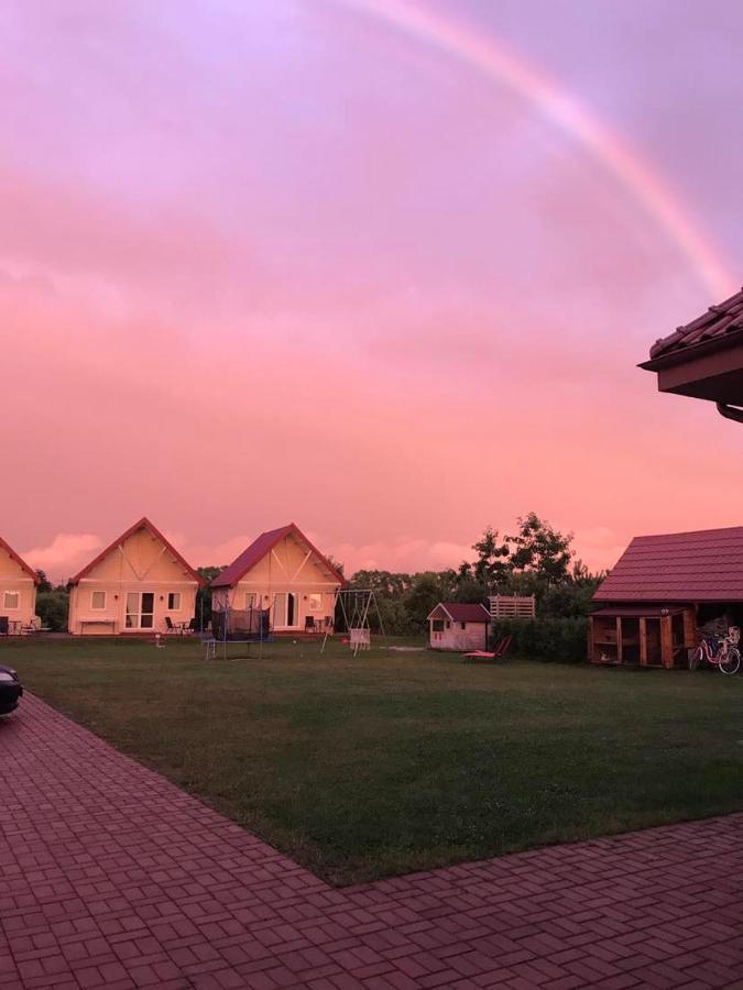 Pokoje Goscinne U Izy Леба Экстерьер фото